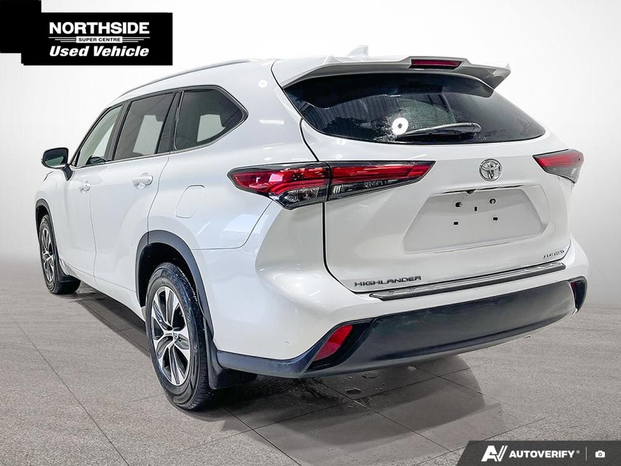 2022 Toyota Highlander XLE 4dr All-wheel Drive Photo4