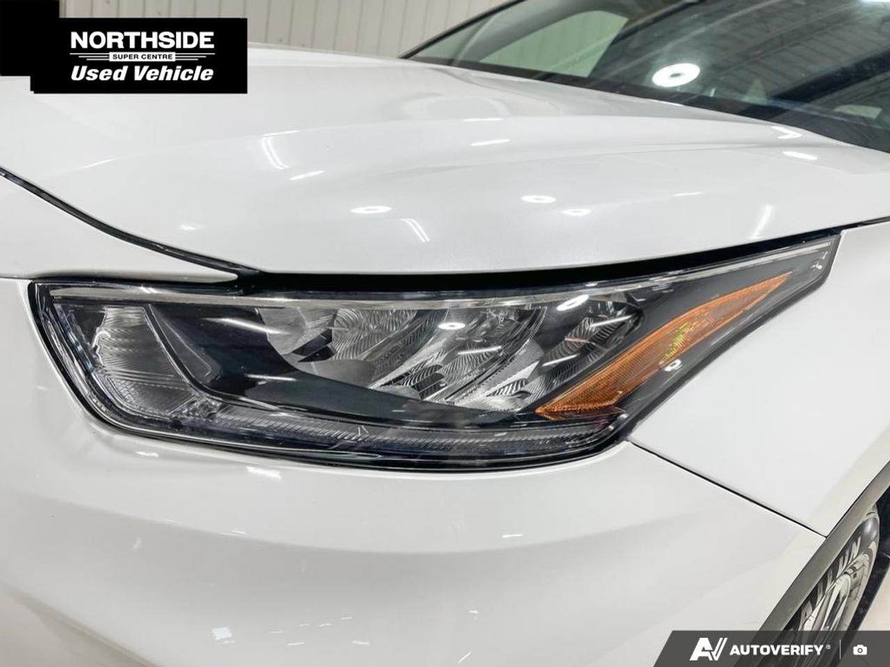 2022 Toyota Highlander XLE 4dr All-wheel Drive Photo