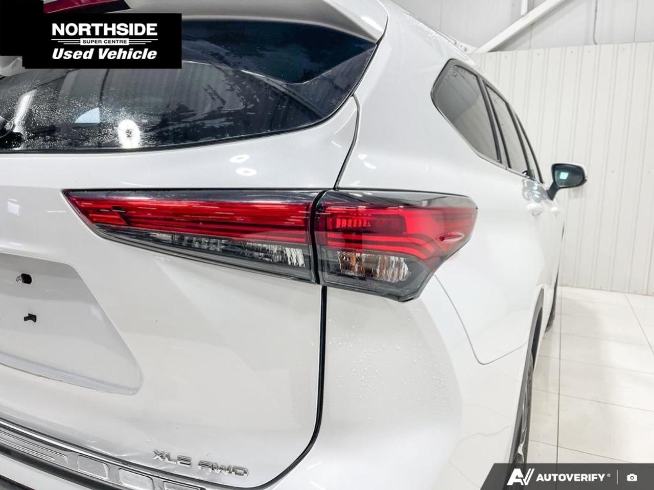2022 Toyota Highlander XLE 4dr All-wheel Drive Photo