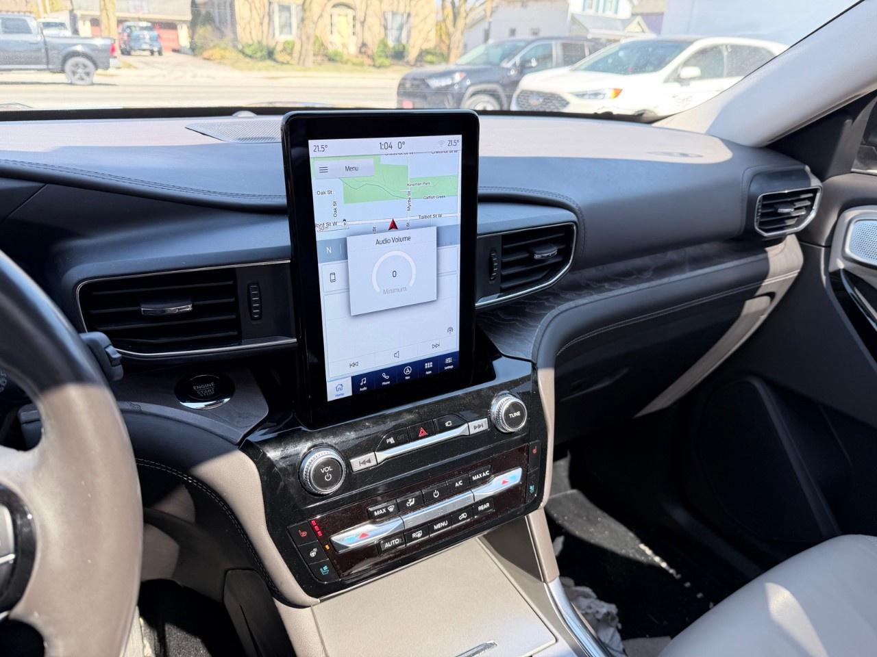 2023 Ford Explorer Platinum 4WD Photo