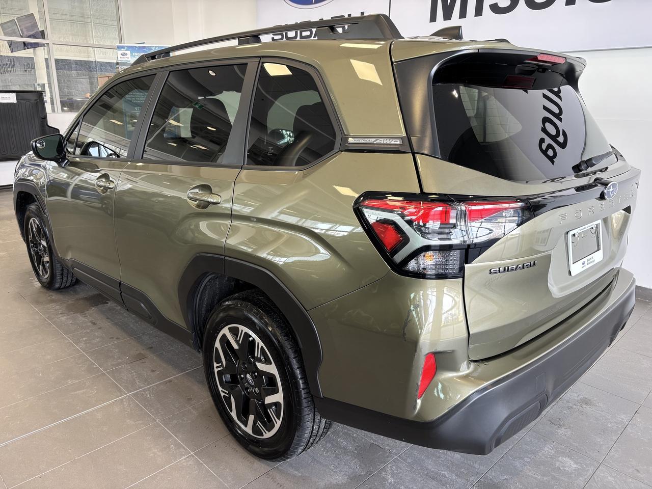 2025 Subaru Forester AWD   CLEAN CARFAX   1 OWNER    ALLOY WHEELS   CAM Photo