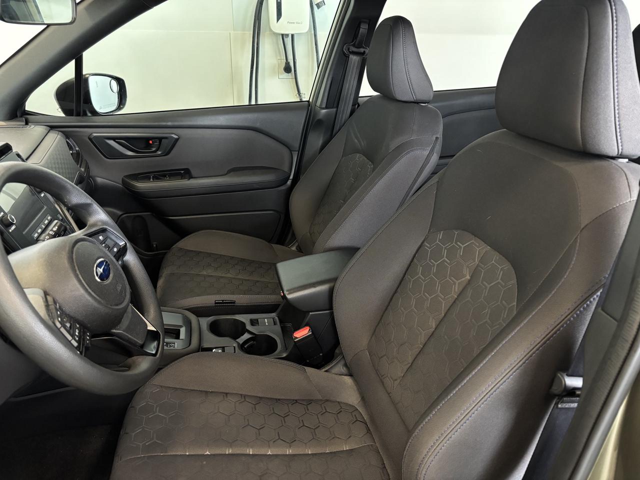 2025 Subaru Forester AWD   CLEAN CARFAX   1 OWNER    ALLOY WHEELS   CAM Photo