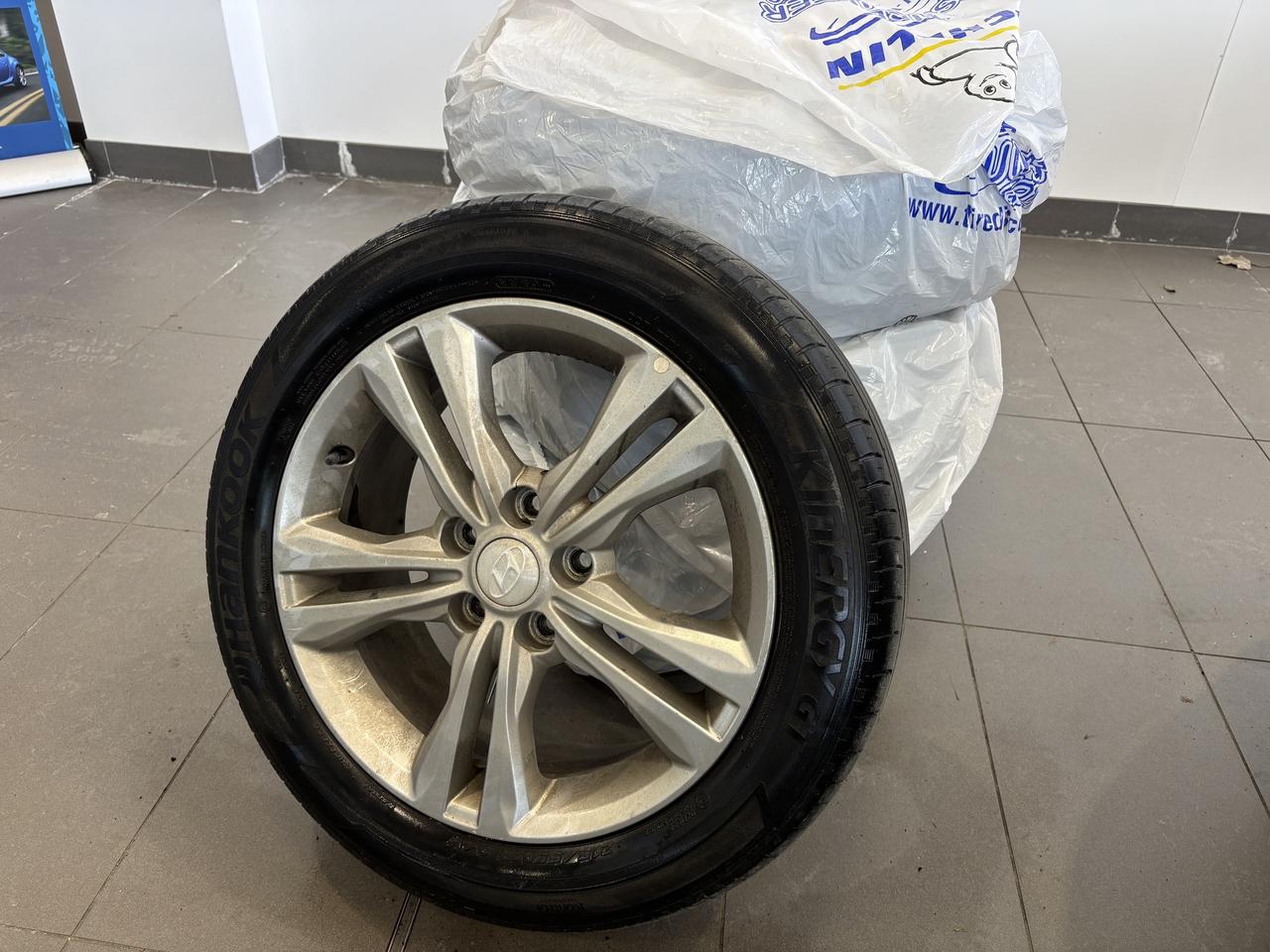 2019 Hyundai Sonata ESSENTIAL   SPORT    2 SETS RIMS/TIRES   SOLD ASIS Photo