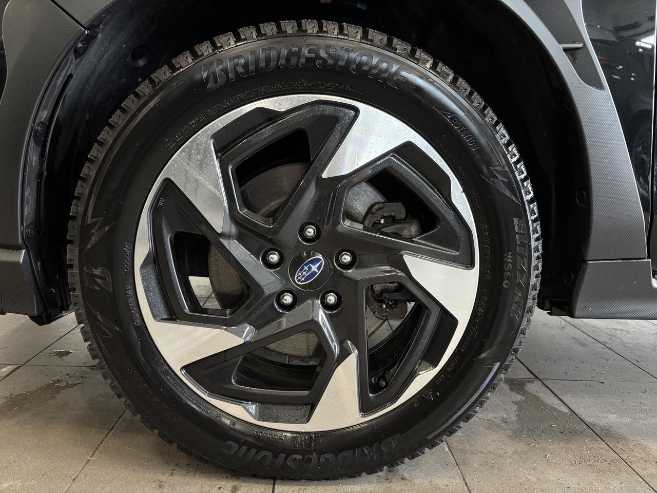 2024 Subaru Crosstrek LIMITED   CLEAN CARFAX   WINTER TIRES INCL   NAVI Photo