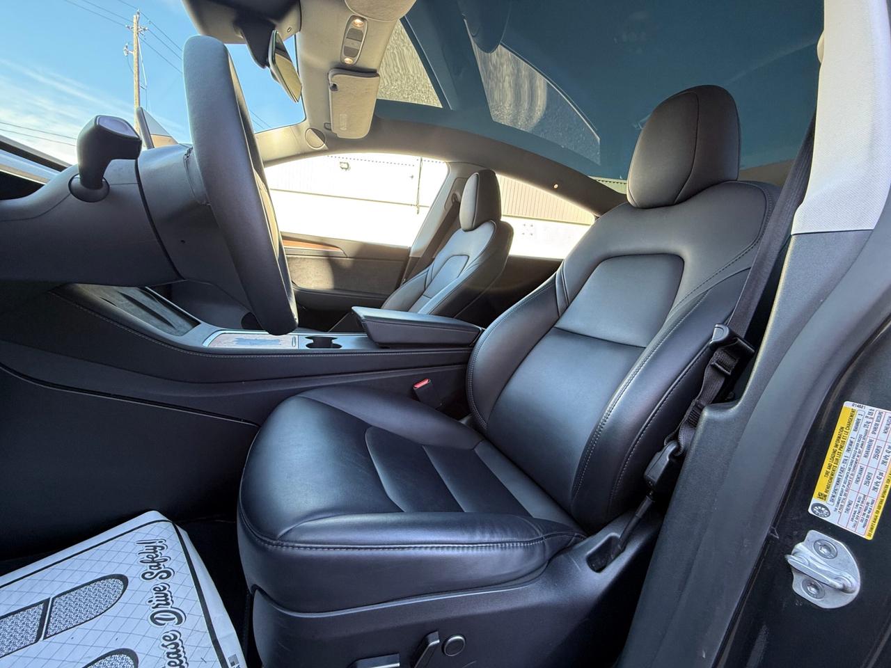 2024 Tesla Model Y STANDARD RANGE   NO ACCIDENT Photo