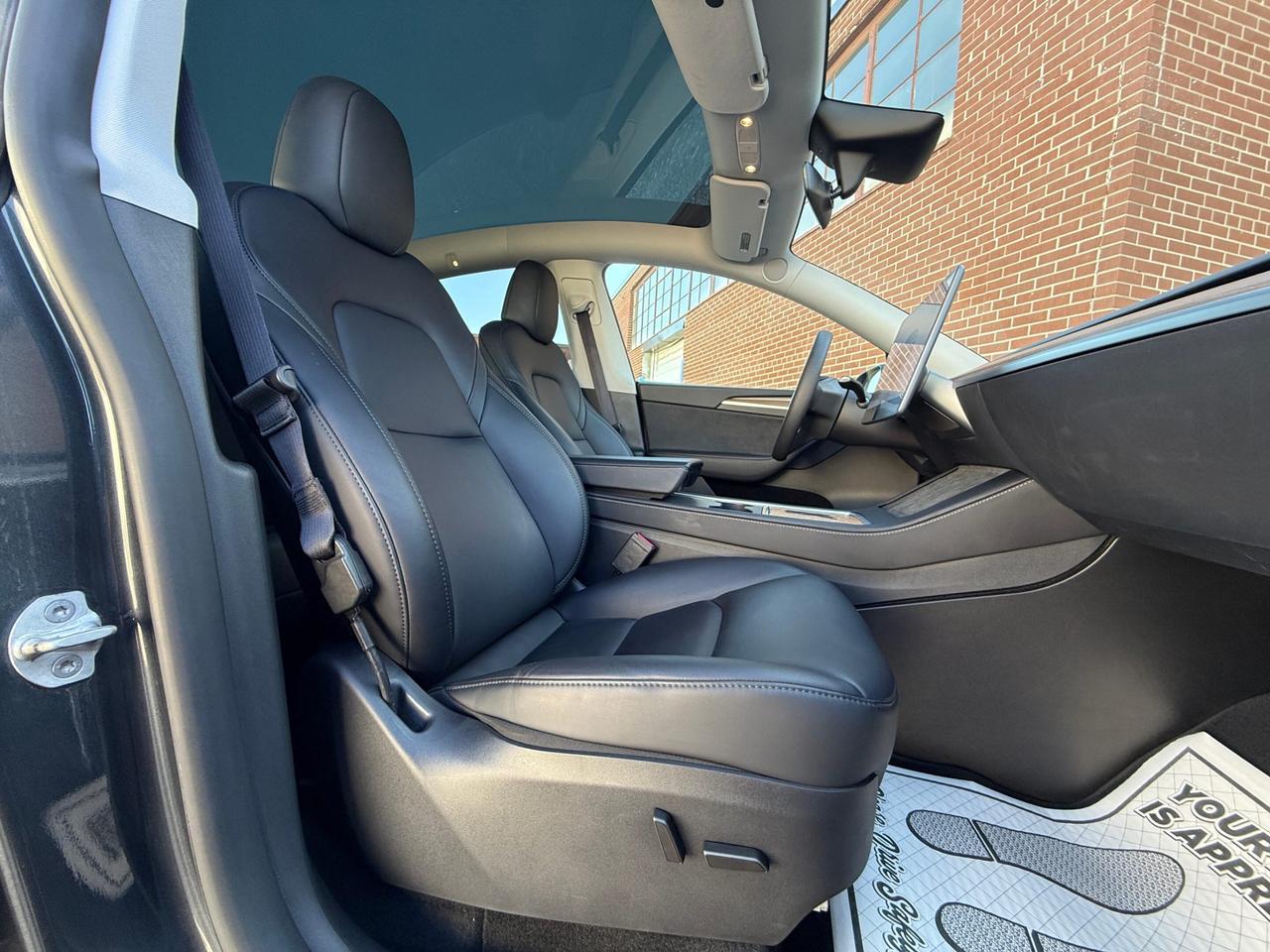 2024 Tesla Model Y STANDARD RANGE   NO ACCIDENT Photo