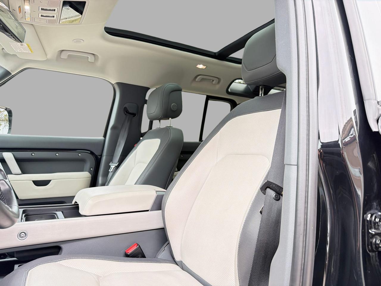 2024 Land Rover Defender 110 P400 X-Dynamic SE WHITE INTERIOR NO ACCIDENT Photo