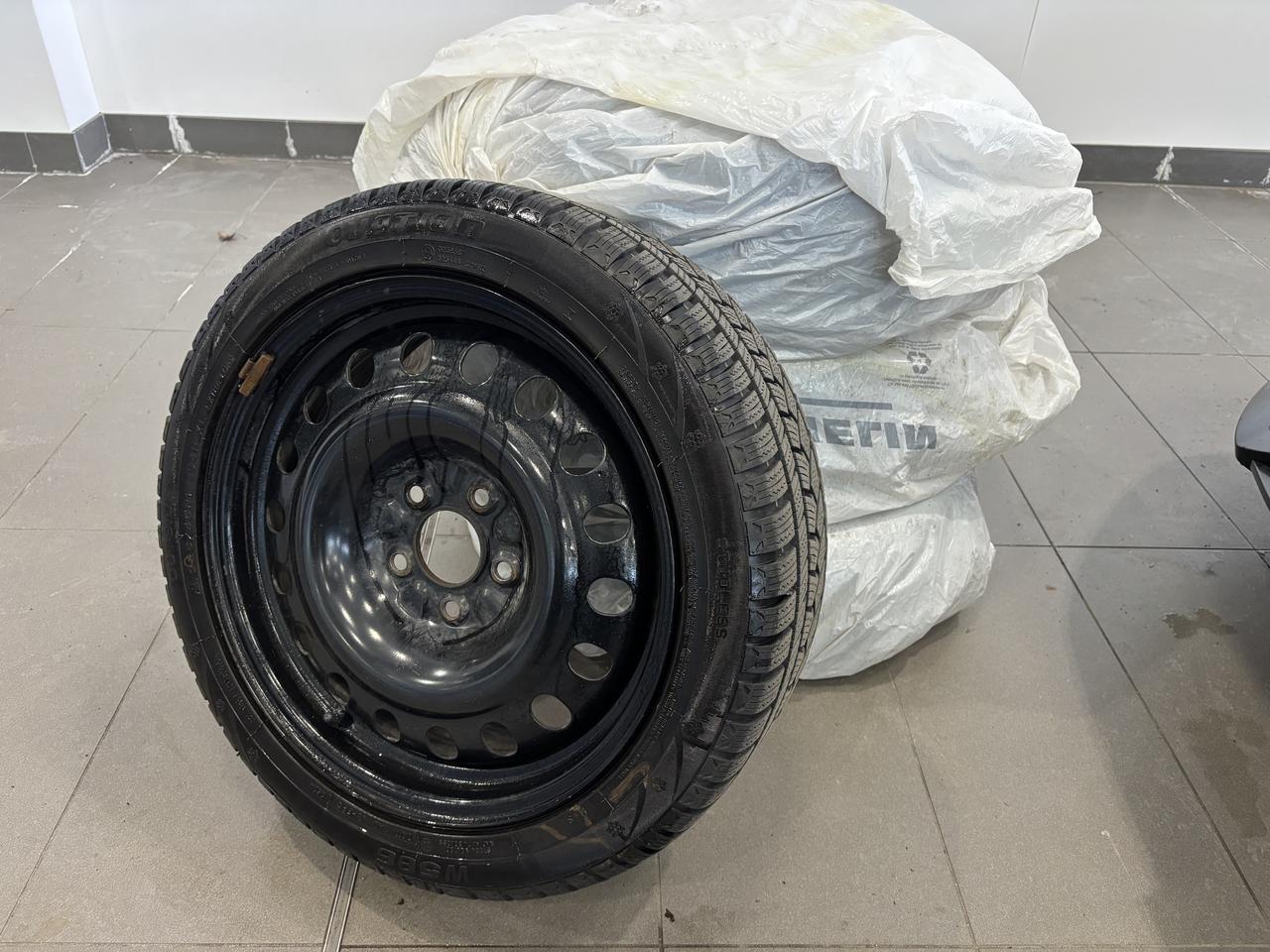 2025 Kia K4 GT   TURBO   LIMITED   2 SET RIM/TIRE   SUNROOF Photo