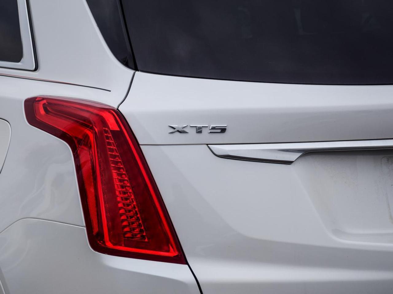 2017 Cadillac XT5 PLATIMNUM AWD   Full Service Records, Safety Certi Photo