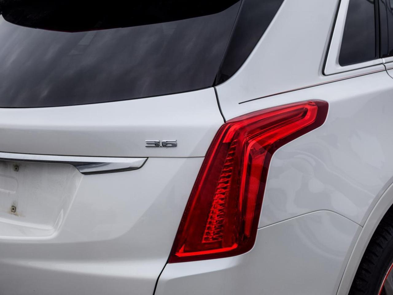 2017 Cadillac XT5 PLATIMNUM AWD   Full Service Records, Safety Certi Photo