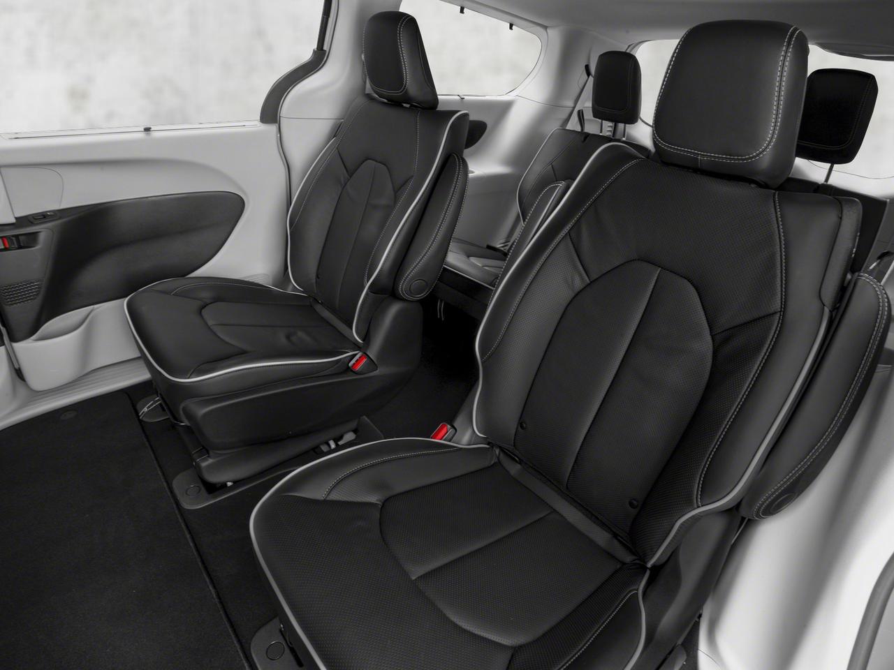 2023 Chrysler Pacifica Hybrid Pinnacle Photo