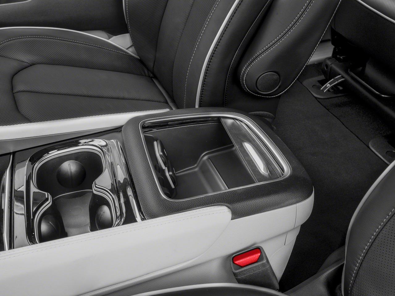 2023 Chrysler Pacifica Hybrid Pinnacle Photo