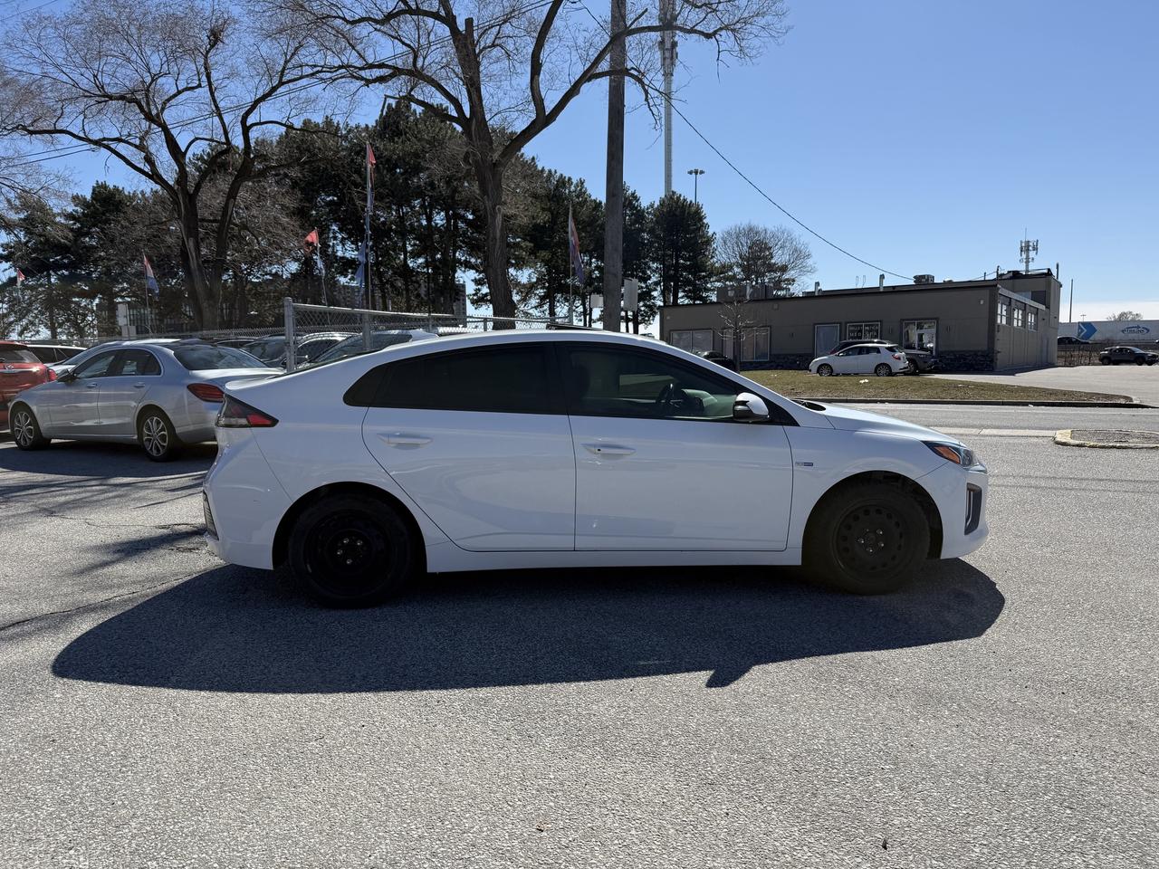 2020 Hyundai Ioniq Hybrid HYBRID l Preferred l 1.6L l 4Cyl l Carplay l Rcam Photo