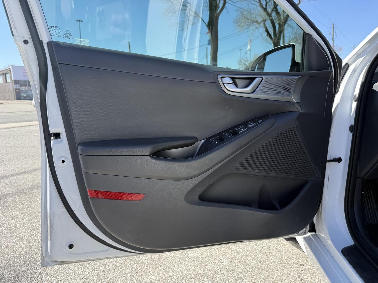 2020 Hyundai Ioniq Hybrid HYBRID l Preferred l 1.6L l 4Cyl l Carplay l Rcam Photo