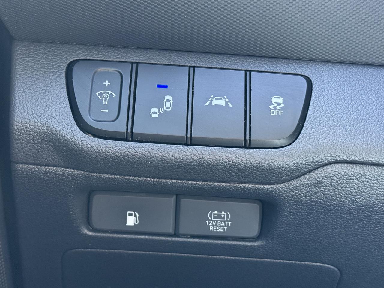 2020 Hyundai Ioniq Hybrid HYBRID l Preferred l 1.6L l 4Cyl l Carplay l Rcam Photo