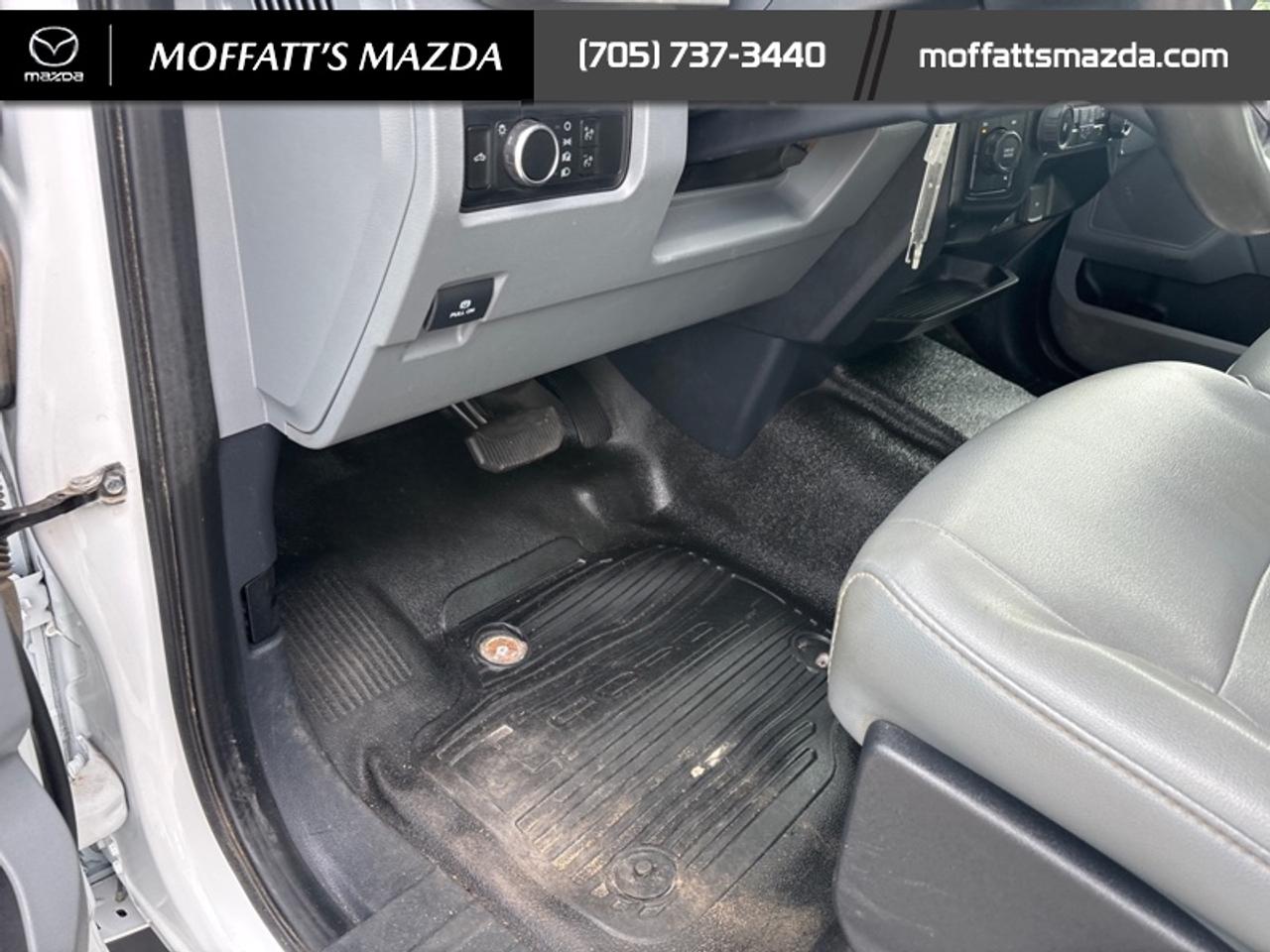 2023 Ford SUPER DUTY F-550 DRW XL Photo