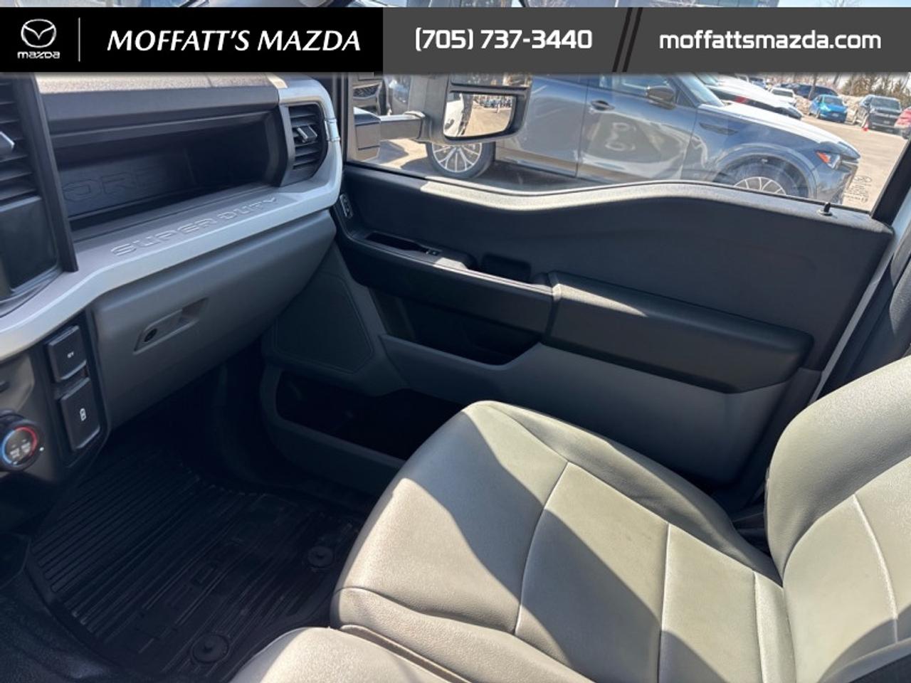 2023 Ford SUPER DUTY F-550 DRW XL Photo