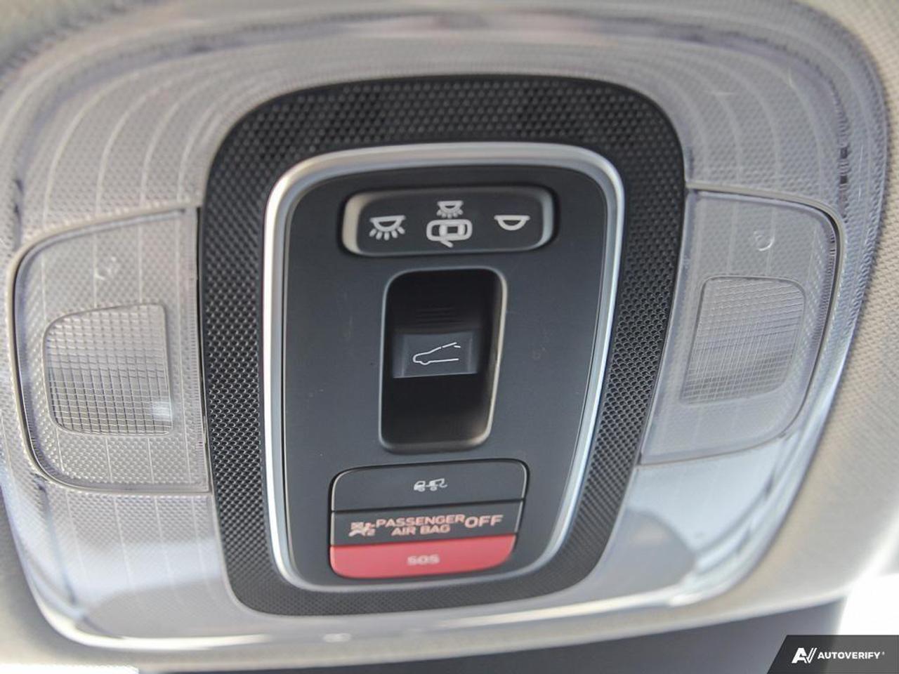 2022 Hyundai Elantra Ultimate w/Two-Tone Interior 4dr Sedan Photo