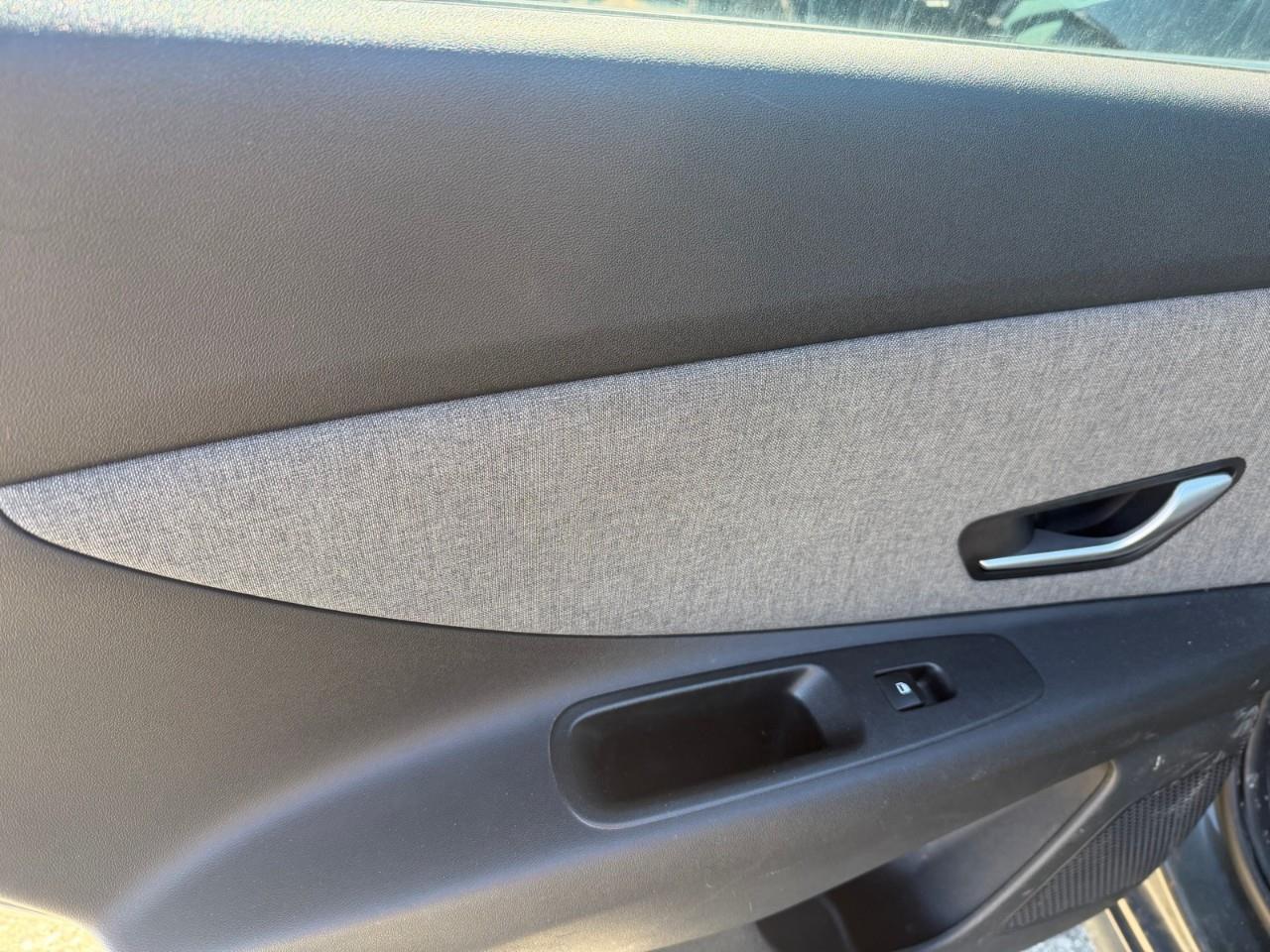 2022 Hyundai Elantra Ultimate w/Two-Tone Interior 4dr Sedan Photo