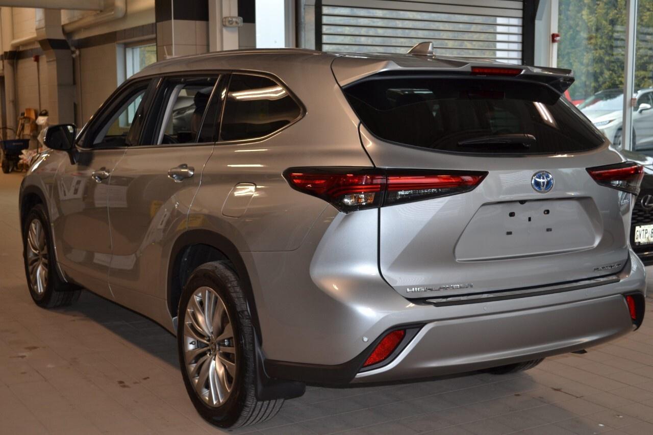 2022 Toyota Highlander HYBRID Limited AWD Photo