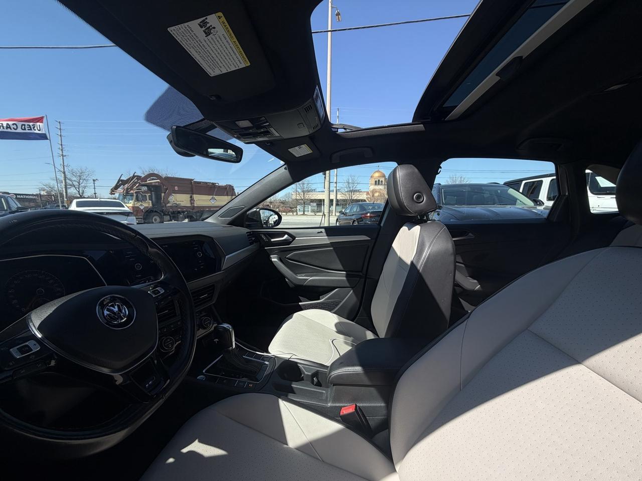 2019 Volkswagen Jetta Highline R LINE   Leather   Sunroof   HTD Seats Photo