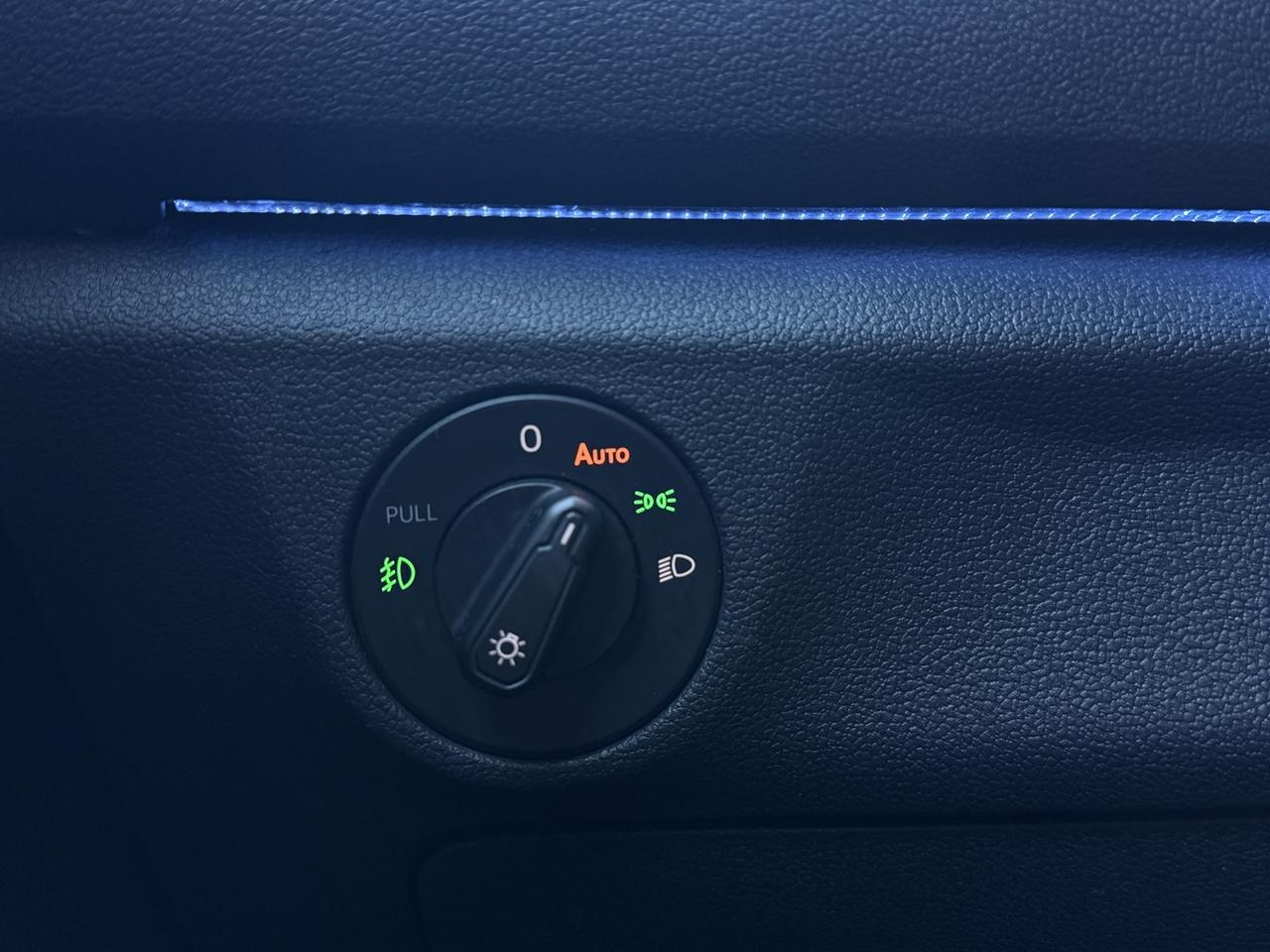 2019 Volkswagen Jetta Highline R LINE   Leather   Sunroof   HTD Seats Photo