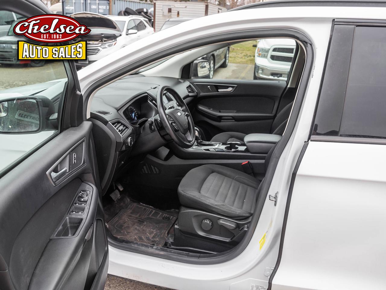 2017 Ford Edge SE FWD Photo