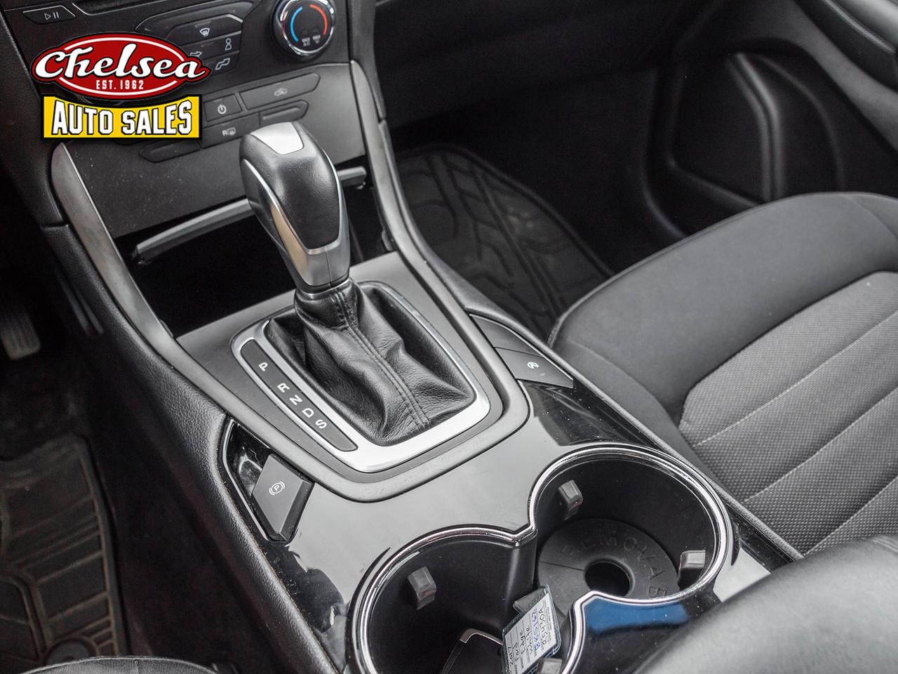 2017 Ford Edge SE FWD Photo