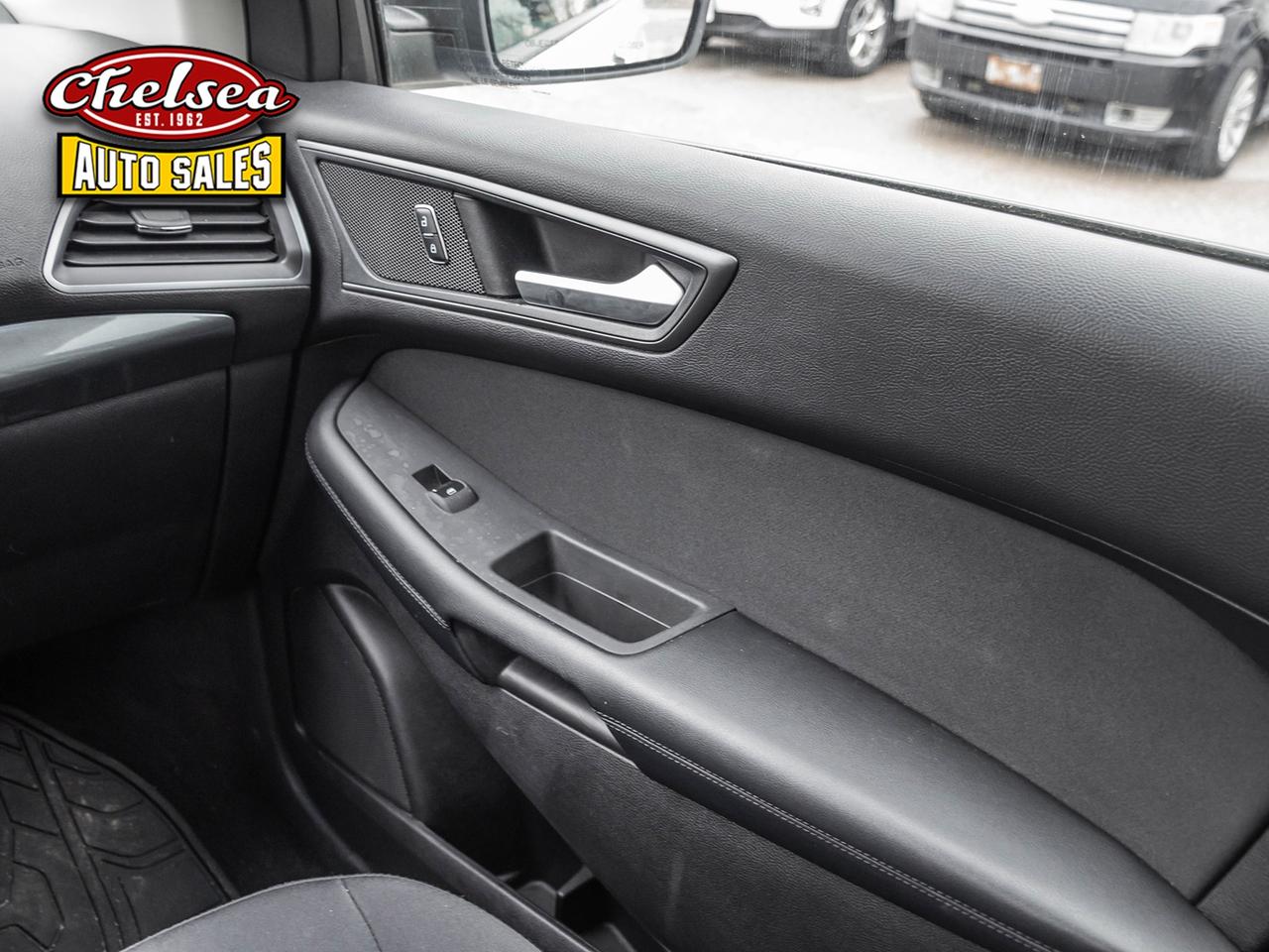 2017 Ford Edge SE FWD Photo
