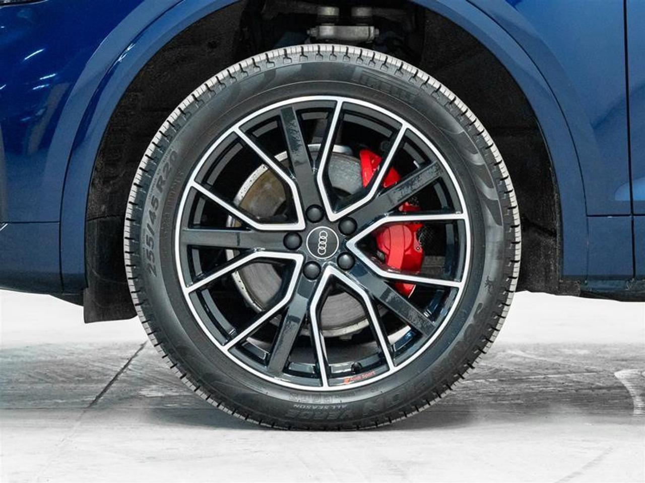 2025 Audi Q5 45 Progressiv 4dr All-Wheel Drive quattro Sport Utility Photo4