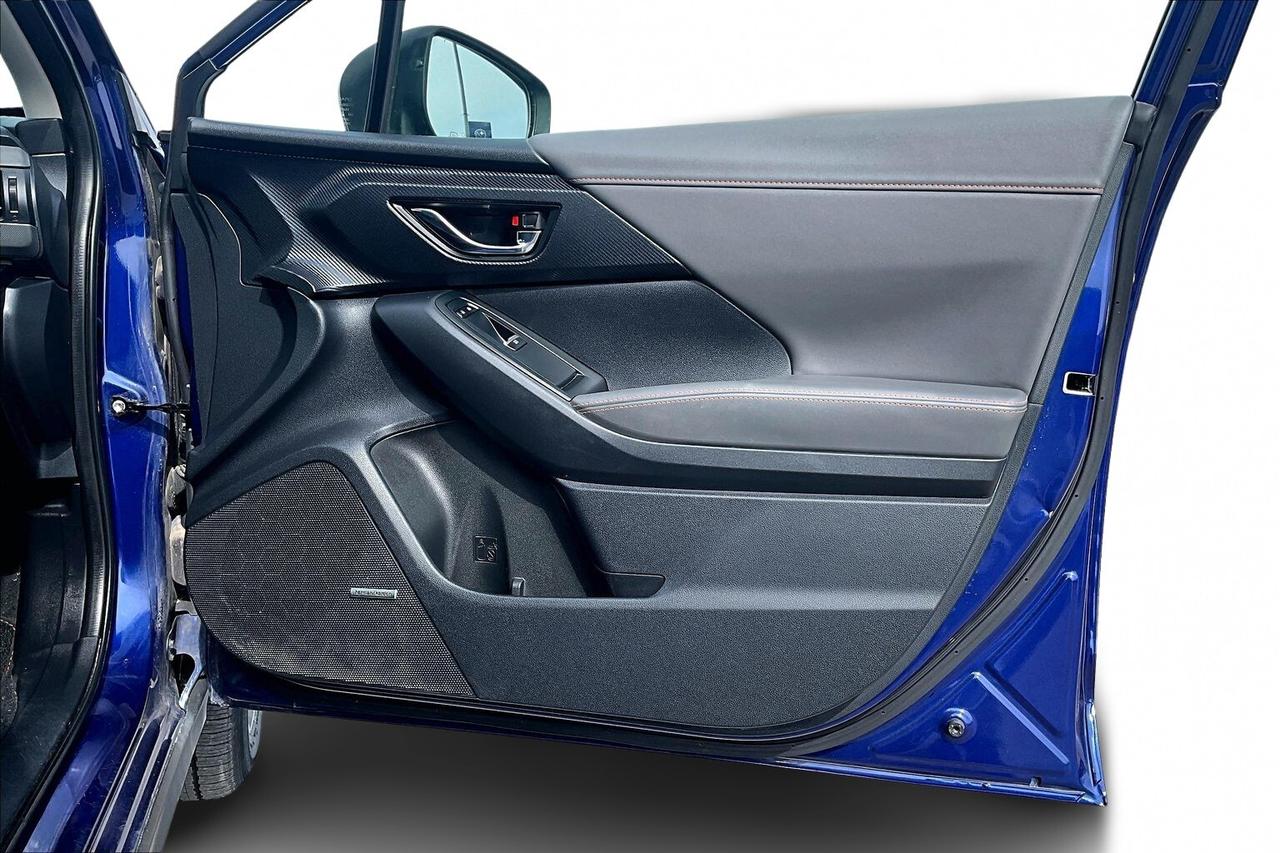 2024 Subaru Crosstrek LIMITED AWD   LOADED!   LEATHER   SUNROOF   NAVI Photo