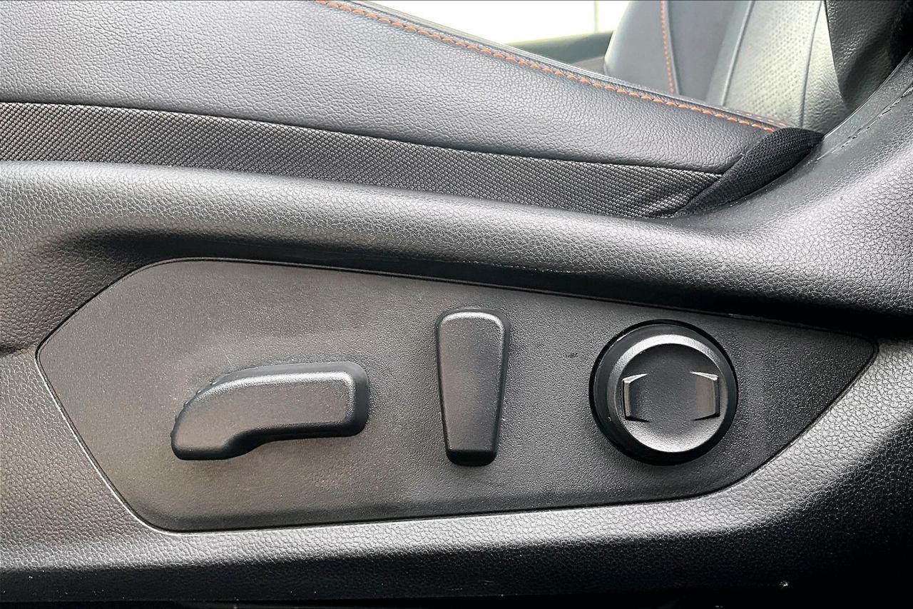 2024 Subaru Crosstrek LIMITED AWD   LOADED!   LEATHER   SUNROOF   NAVI Photo