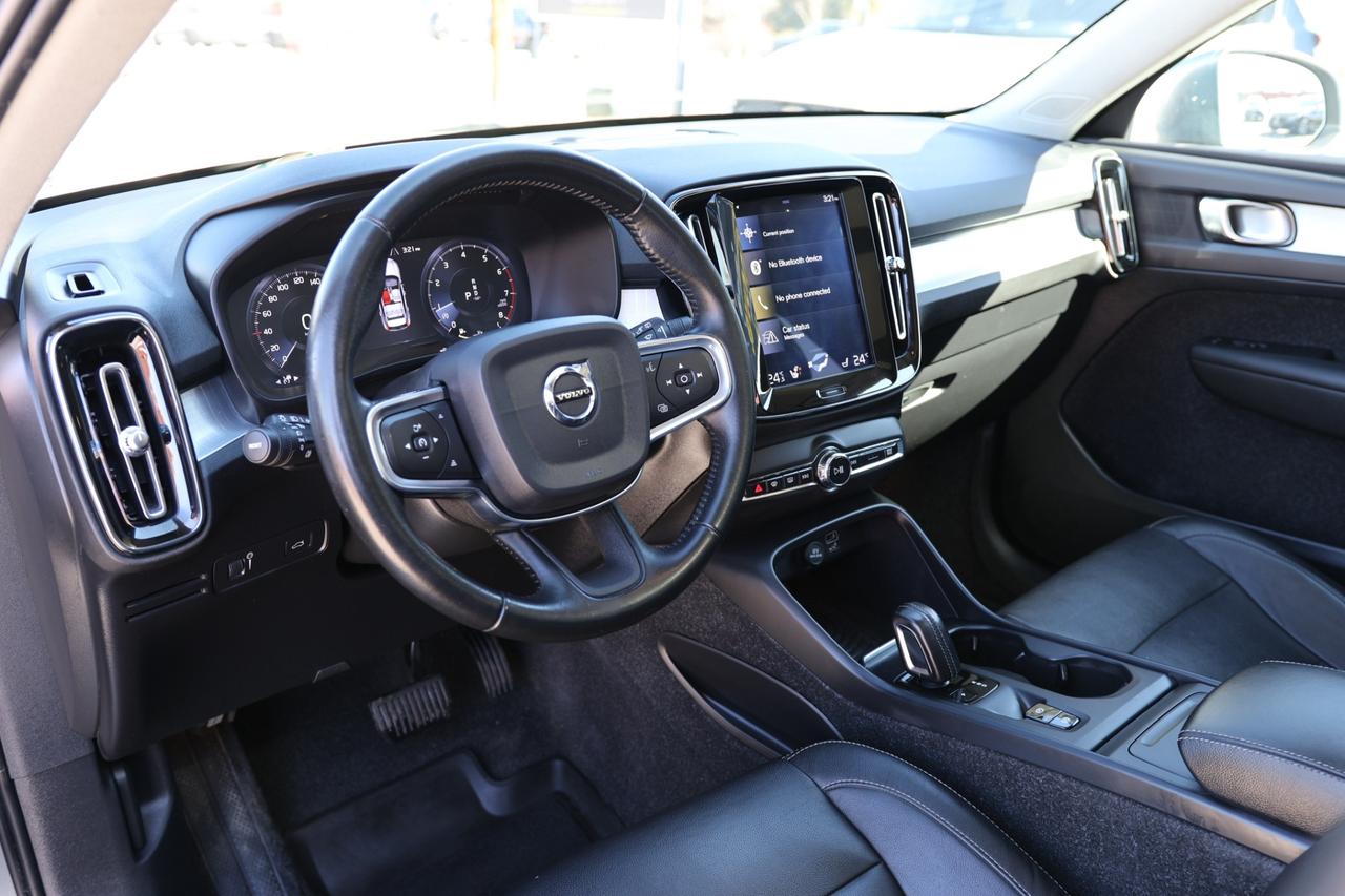 2019 Volvo XC40 T5-AWD-MOMENTUM/ADAPT CRUISE/NAV/360CAM/PANOROOF/B Photo