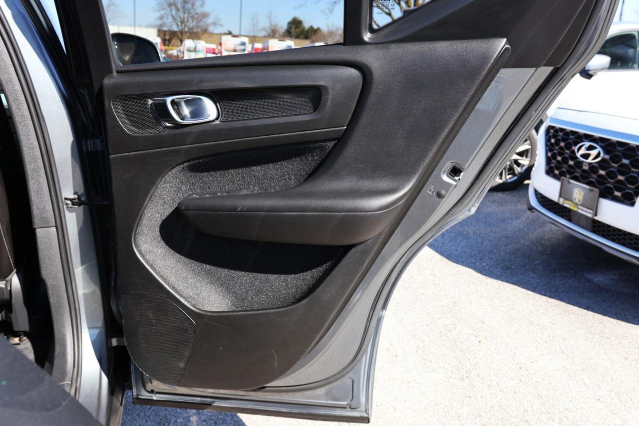 2019 Volvo XC40 T5-AWD-MOMENTUM/ADAPT CRUISE/NAV/360CAM/PANOROOF/B Photo