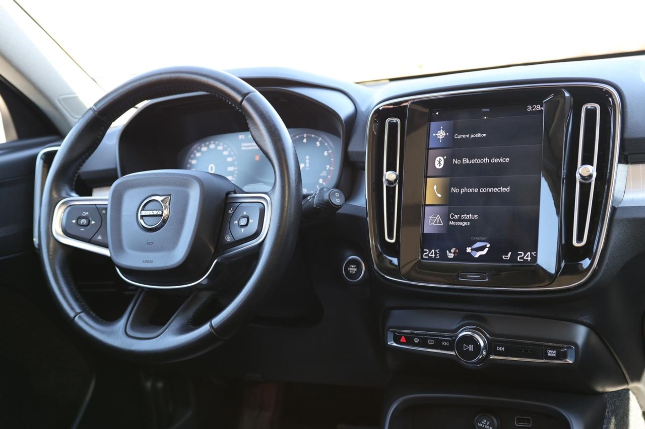 2019 Volvo XC40 T5-AWD-MOMENTUM/ADAPT CRUISE/NAV/360CAM/PANOROOF/B Photo