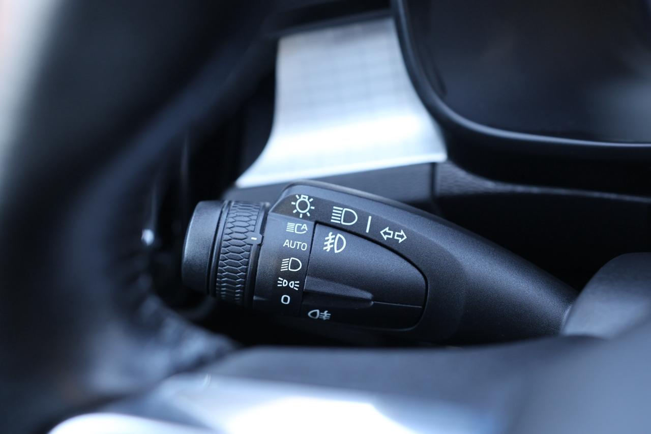 2019 Volvo XC40 T5-AWD-MOMENTUM/ADAPT CRUISE/NAV/360CAM/PANOROOF/B Photo