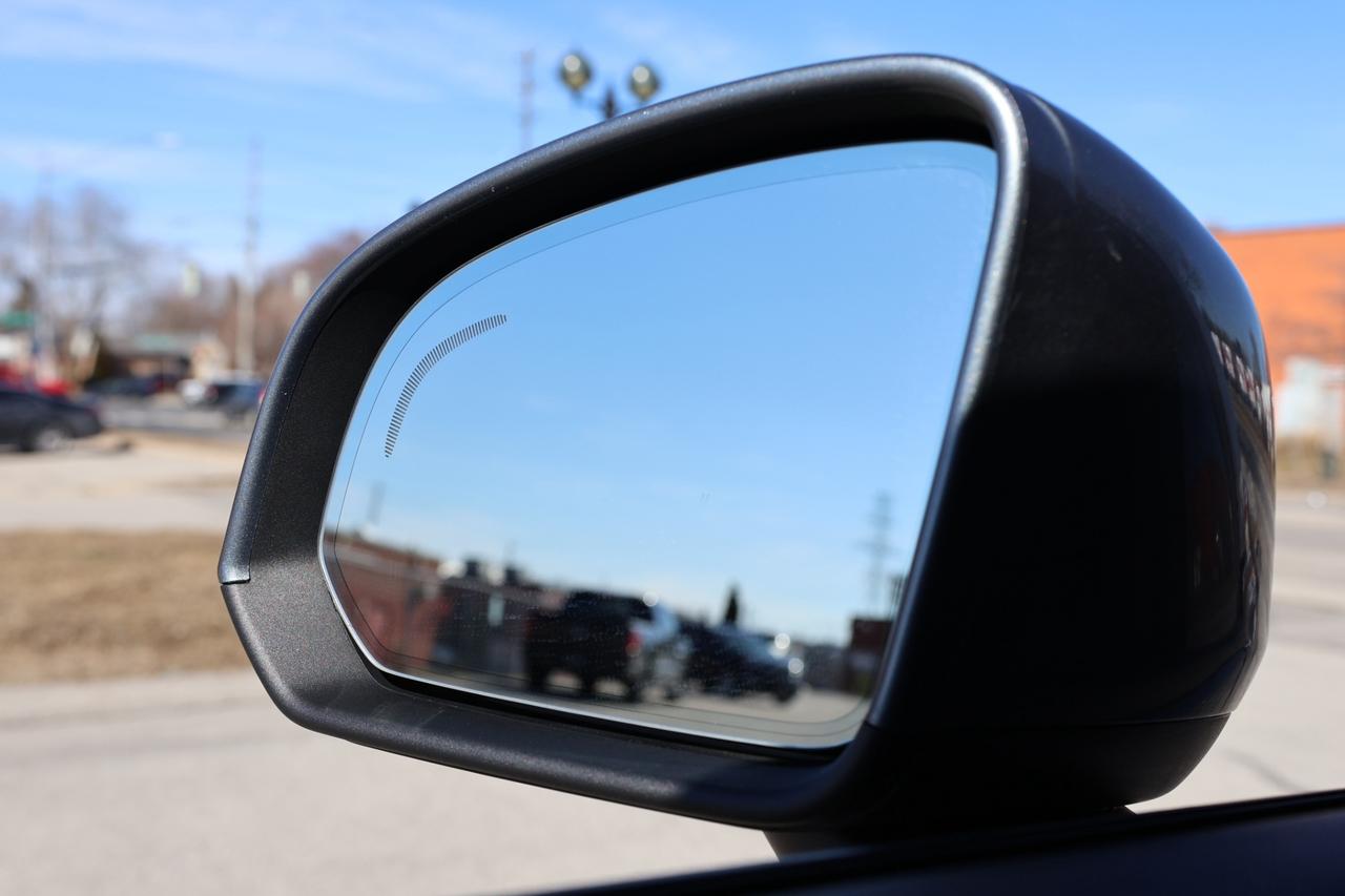 2019 Volvo XC40 T5-AWD-MOMENTUM/ADAPT CRUISE/NAV/360CAM/PANOROOF/B Photo