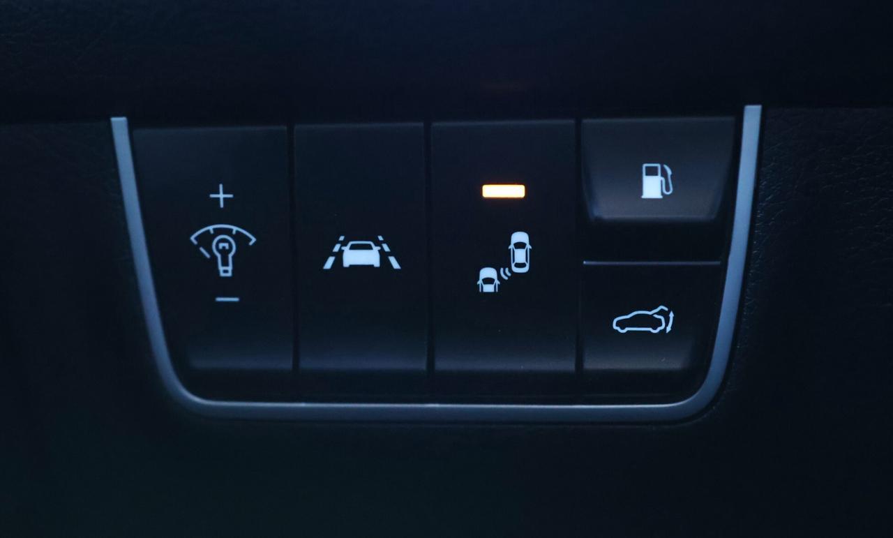 2018 Kia Stinger GT-LIMITED-AWD/ADAPT CRUISE/NAV/360 CAM/BLIS/P SEN Photo