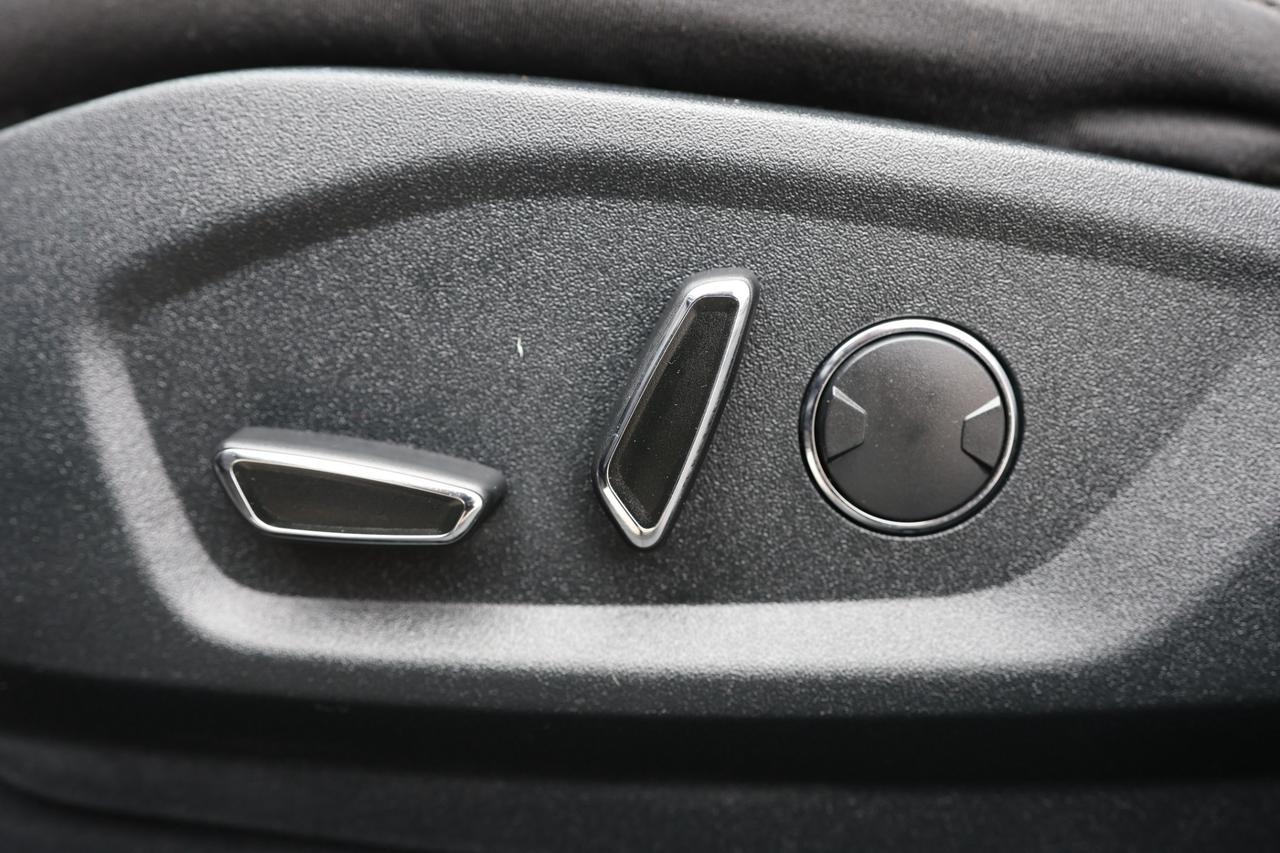 2018 Ford Edge SEL-AWD-R STARTER/NAV/BCAM/P SEATS/H SEATS & STEER Photo