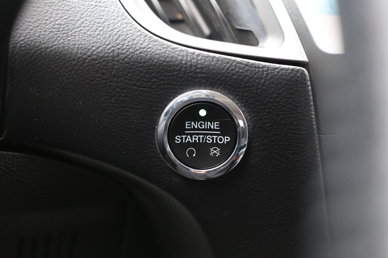 2018 Ford Edge SEL-AWD-R STARTER/NAV/BCAM/P SEATS/H SEATS & STEER Photo