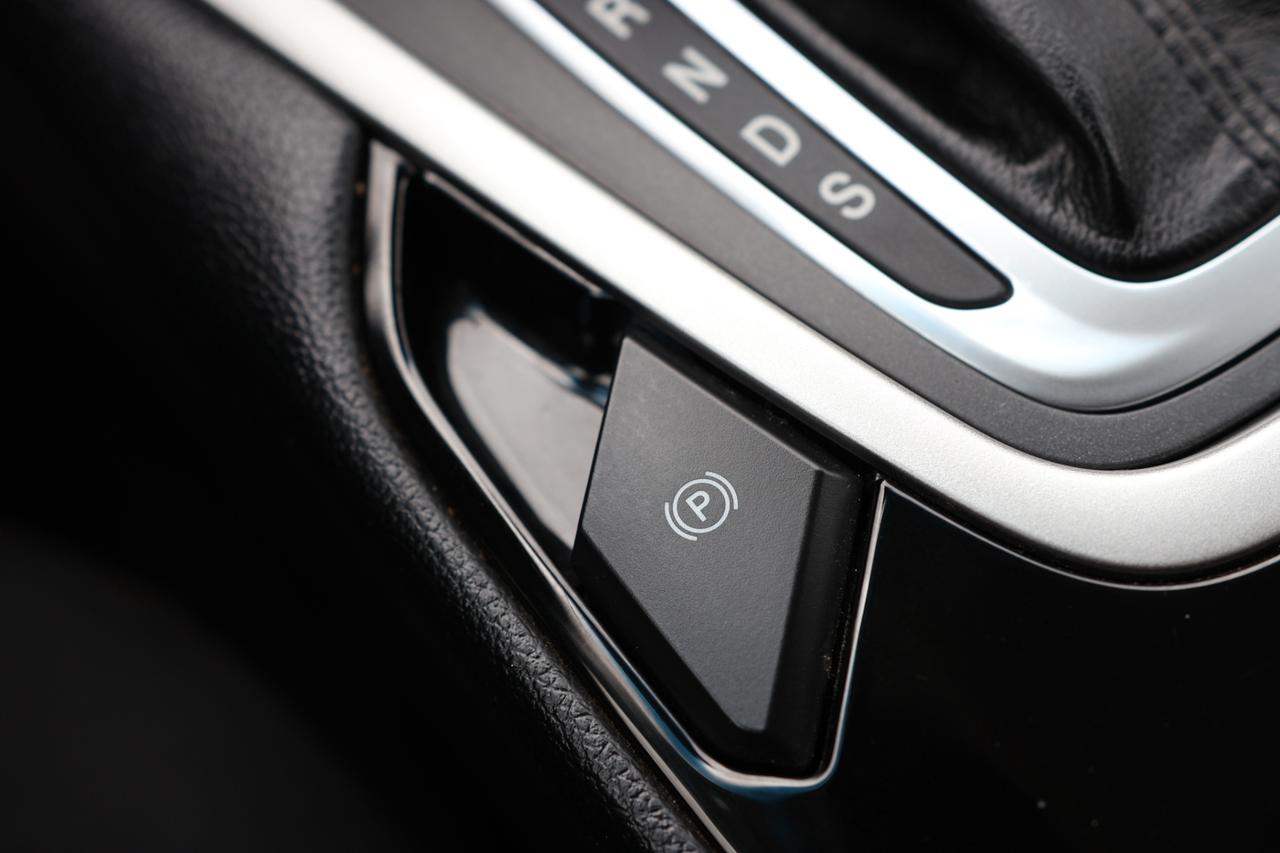 2018 Ford Edge SEL-AWD-R STARTER/NAV/BCAM/P SEATS/H SEATS & STEER Photo