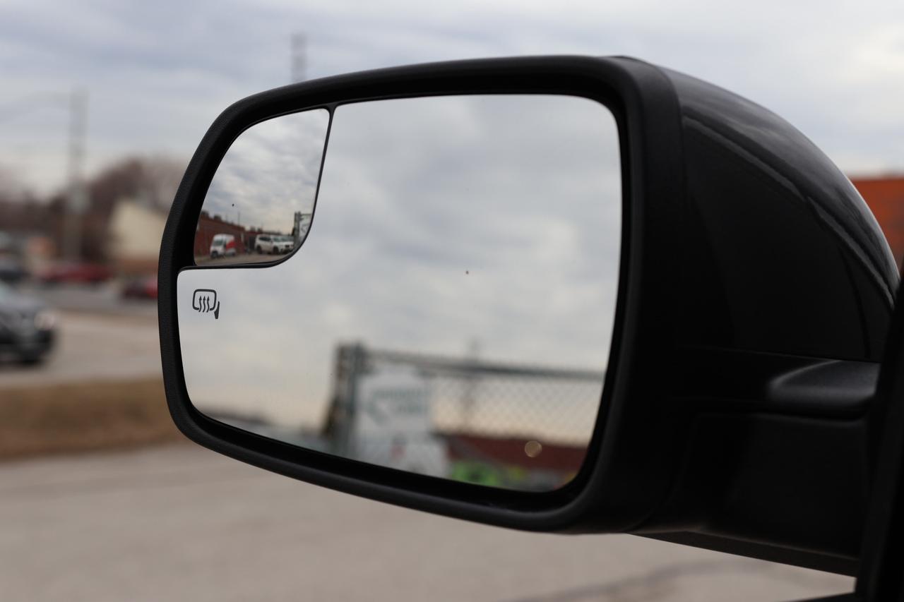 2018 Ford Edge SEL-AWD-R STARTER/NAV/BCAM/P SEATS/H SEATS & STEER Photo