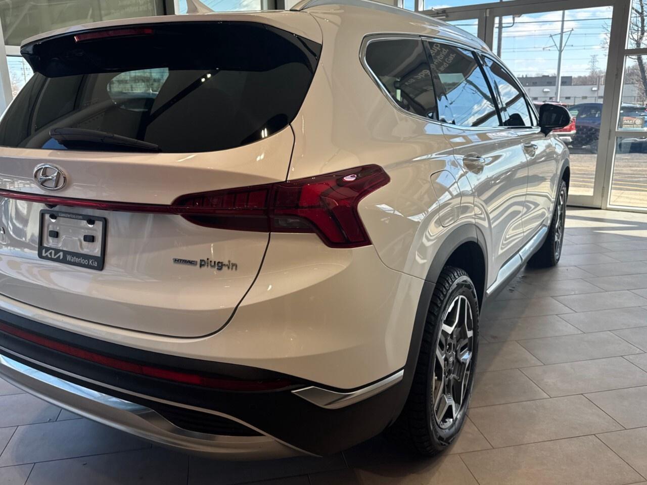 2022 Hyundai Santa Fe Plug-In Hybrid Luxury AWD Photo4
