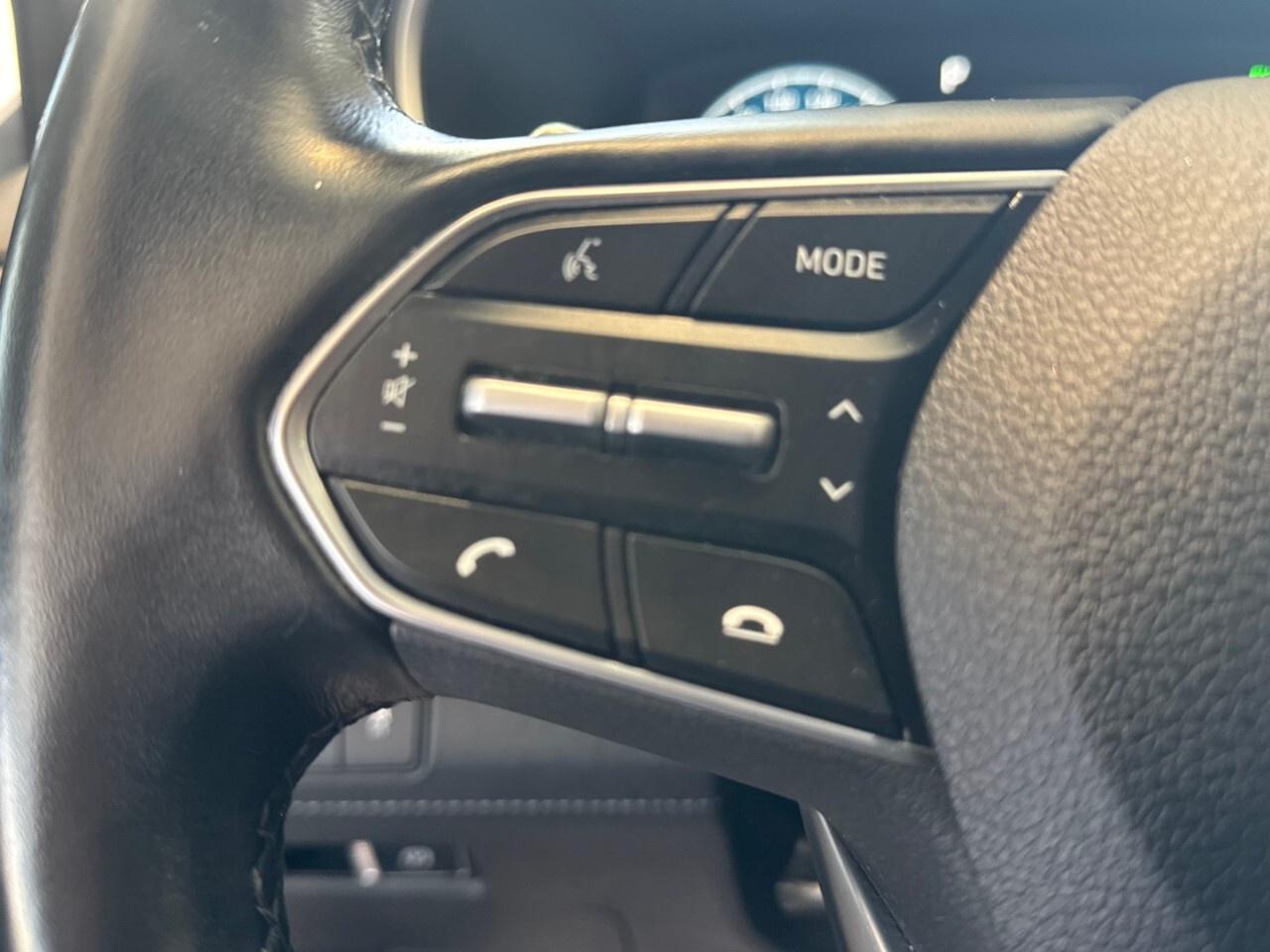 2022 Hyundai Santa Fe Plug-In Hybrid Luxury AWD Photo