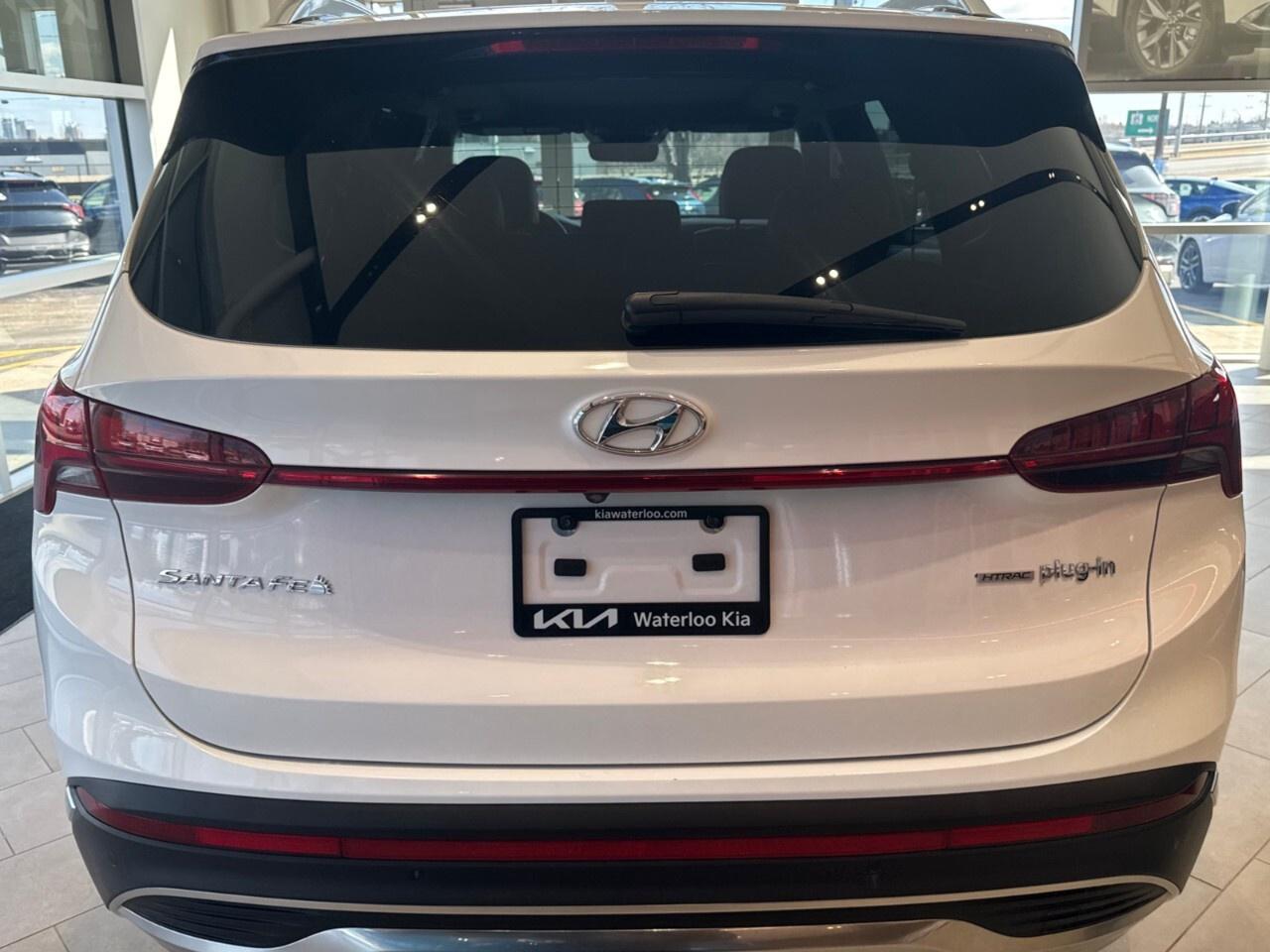 2022 Hyundai Santa Fe Plug-In Hybrid Luxury AWD Photo