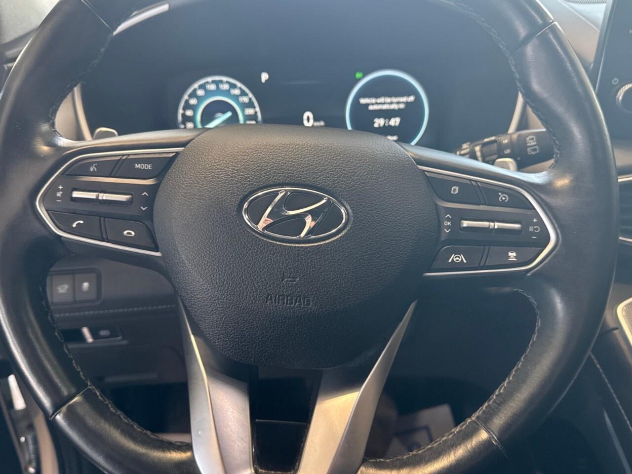 2022 Hyundai Santa Fe Plug-In Hybrid Luxury AWD Photo