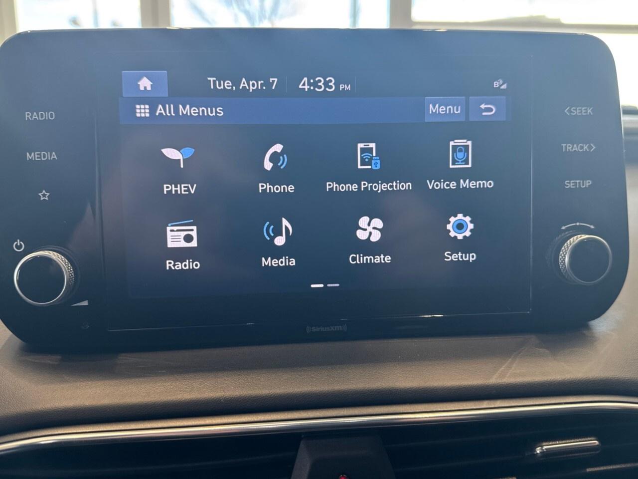 2022 Hyundai Santa Fe Plug-In Hybrid Luxury AWD Photo