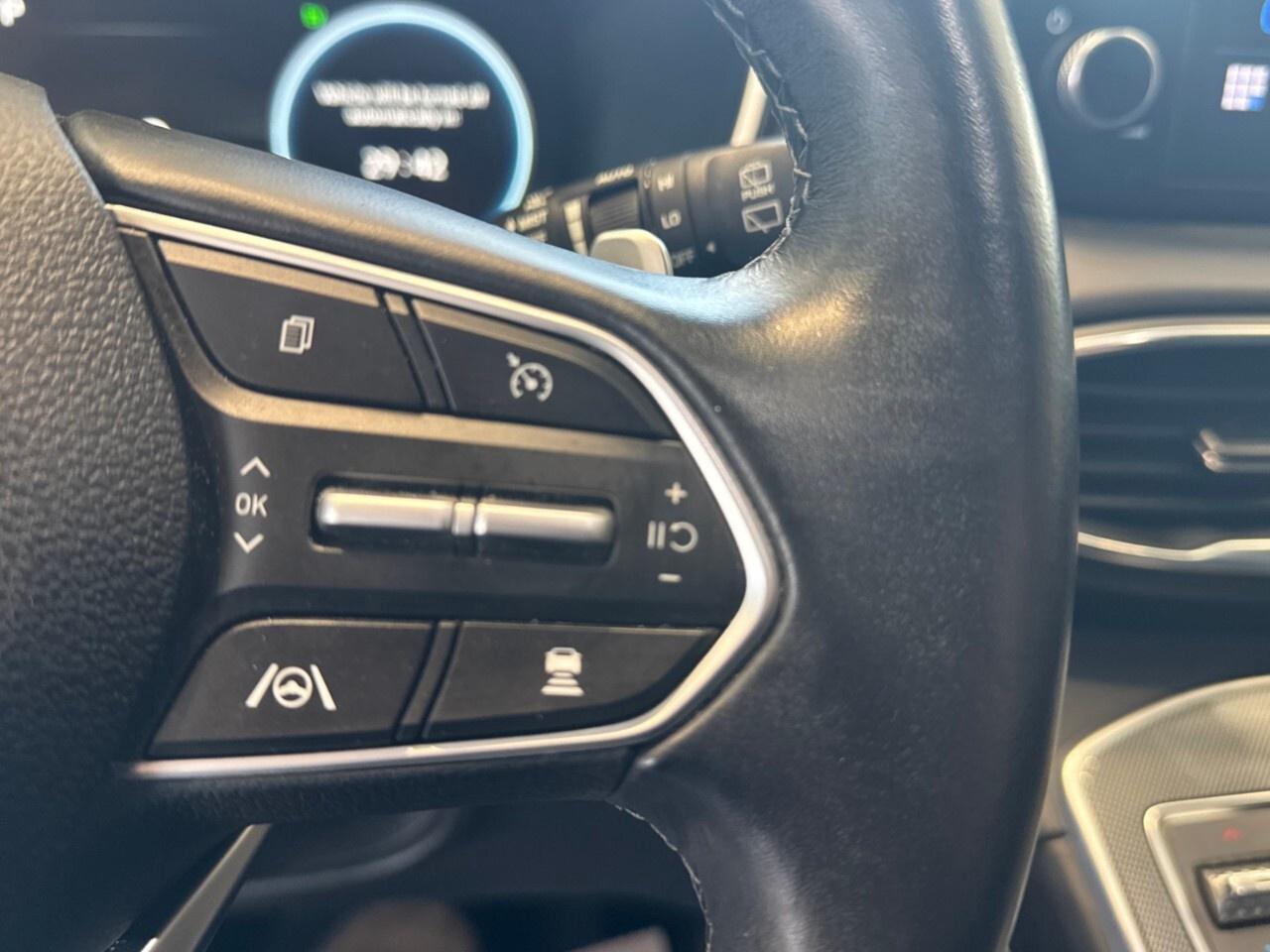 2022 Hyundai Santa Fe Plug-In Hybrid Luxury AWD Photo