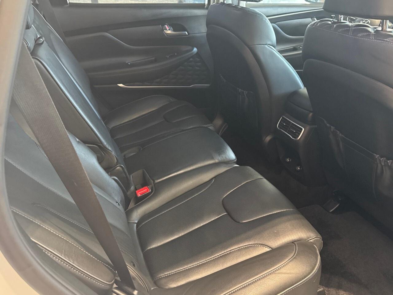 2022 Hyundai Santa Fe Plug-In Hybrid Luxury AWD Photo
