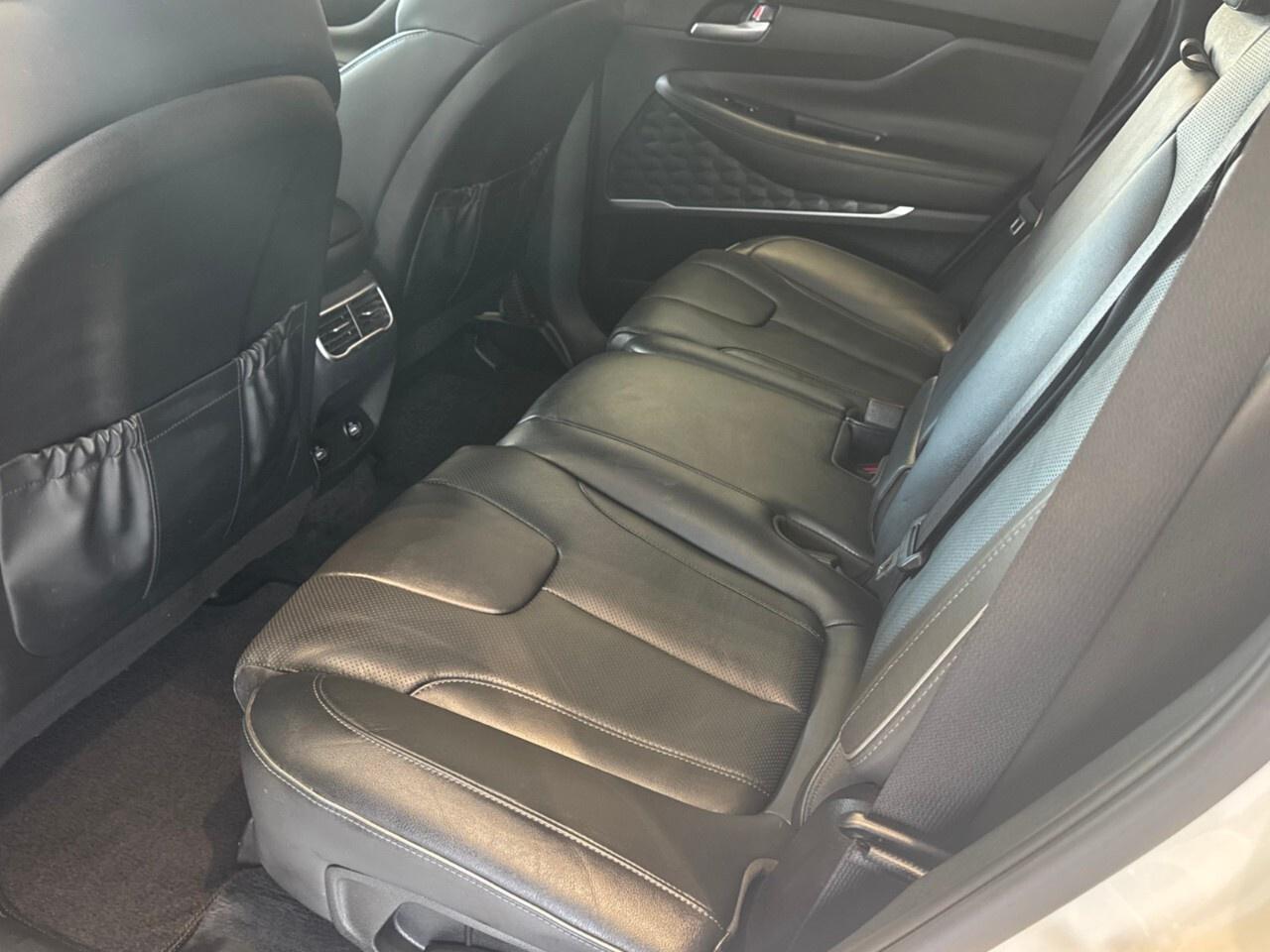 2022 Hyundai Santa Fe Plug-In Hybrid Luxury AWD Photo